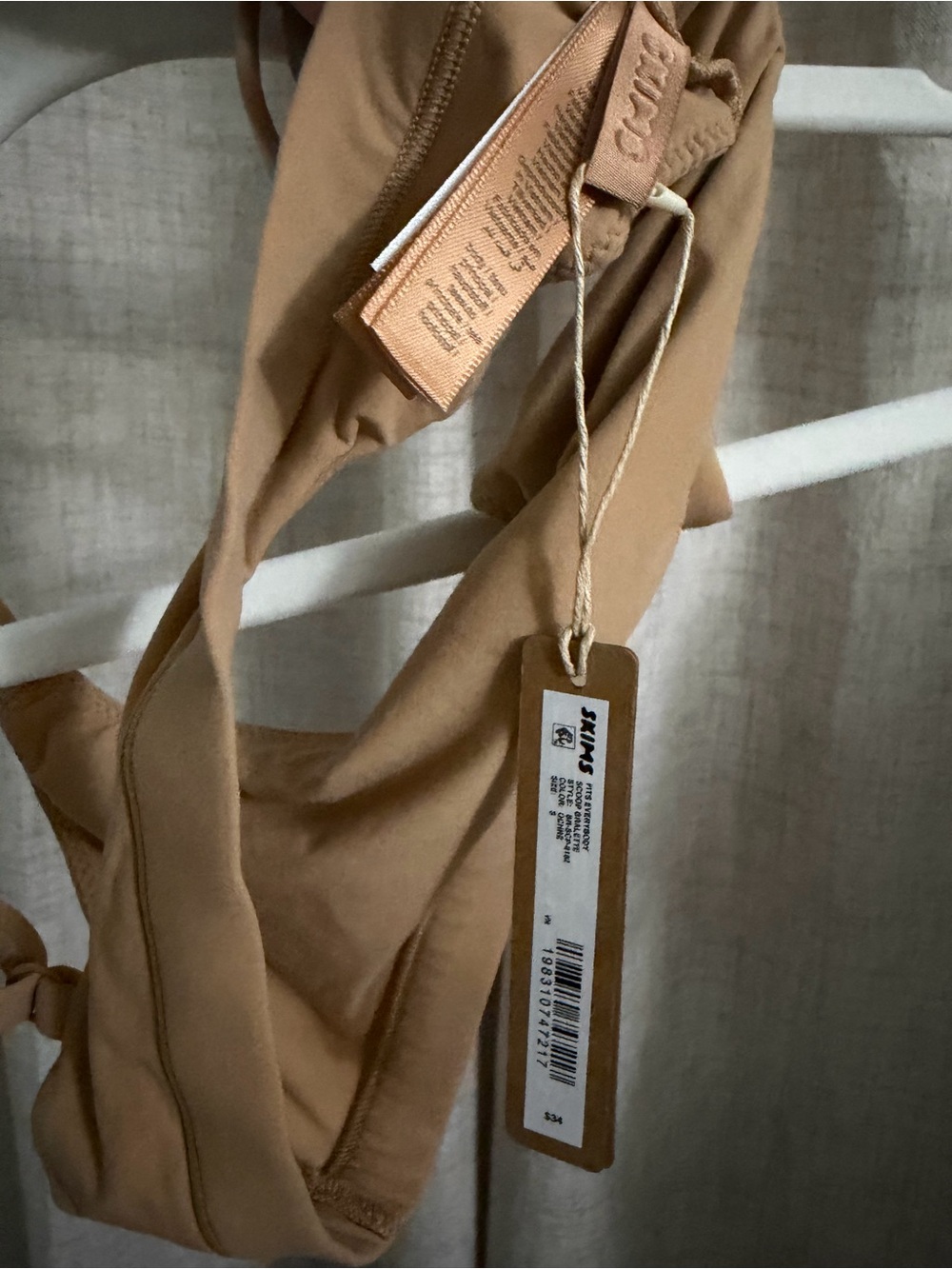 SKIMS Seamless fits everybody Scoop Bralette — Sandstone Tan - Picture 5 of 5